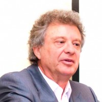 Dr. Alejandro Guiloff Hematólogo. Director Banco Público de Cordón Umbilical. Presidente Banco de Criopreservación VidaCel