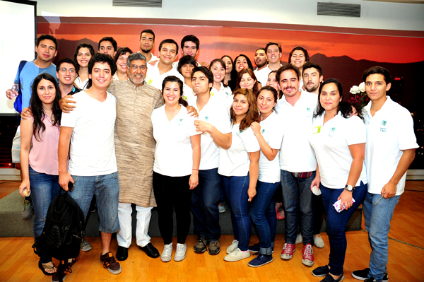 Premio Nobel de la paz 2014 Kailash Satyarthi en UST santiago