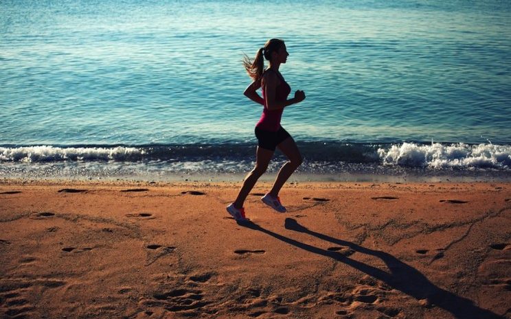 La playa puede ser un lugar ideal para realizar ejercicios