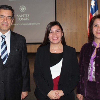 Rector Nacional UST, Jaime Vatter; Miriam Henriquez; y Rectora Santo Tomás en Valdivia, Laura Bertolotto.