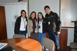 Rectora Santo Tomás Puente Alto y equipo del programa comunal La Pintana.