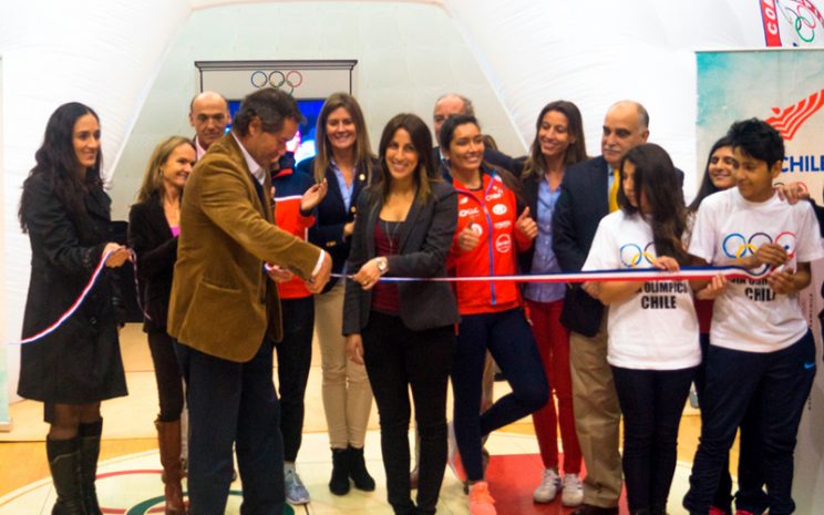 El “Museo Olímpico Itinerante” es una actividad organizada con el apoyo de Santo Tomás y la Fundación Mustakis.