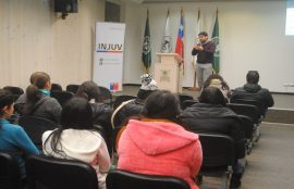 Estudiantes ovallinos protagonizan debate sobre la despenalización y consumo de cannabis sativa en un desayuno público organizado por INJUV y SENDA.