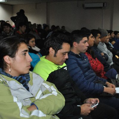 Autoridades regionales dialogan con estudiantes de Santo Tomás