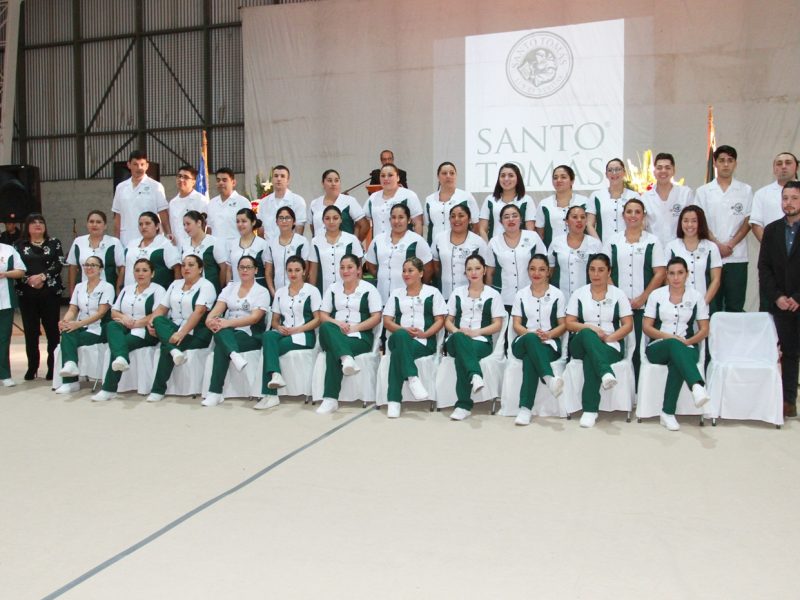 Estudiantes de la carrera Técnico en Enfermería.
