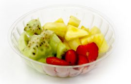 Compota con frutas: kiwi, frutillas, piña.