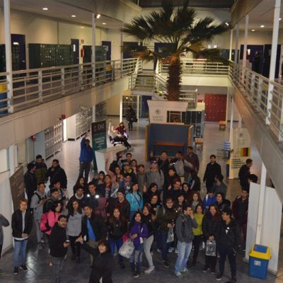 Un grupo de jóvenes participó de la actividad: Tomasino por un día, en jornada vespertina, en Santo Tomás Puente Alto.