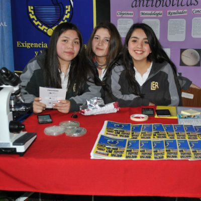 Primer día de la V Feria de la Ciencia y la Tecnología de Santo Tomás Osorno