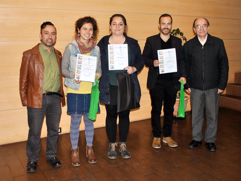Premiados 6º Concurso de Artes Visuales Camilo Mori: Javiera Medina, Paula Araya y Hans Folch.