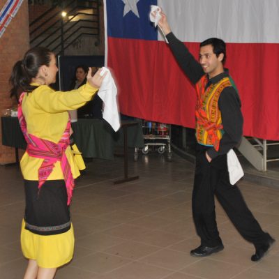 Bailes típicos en celebración Fiestas Patrias DAE