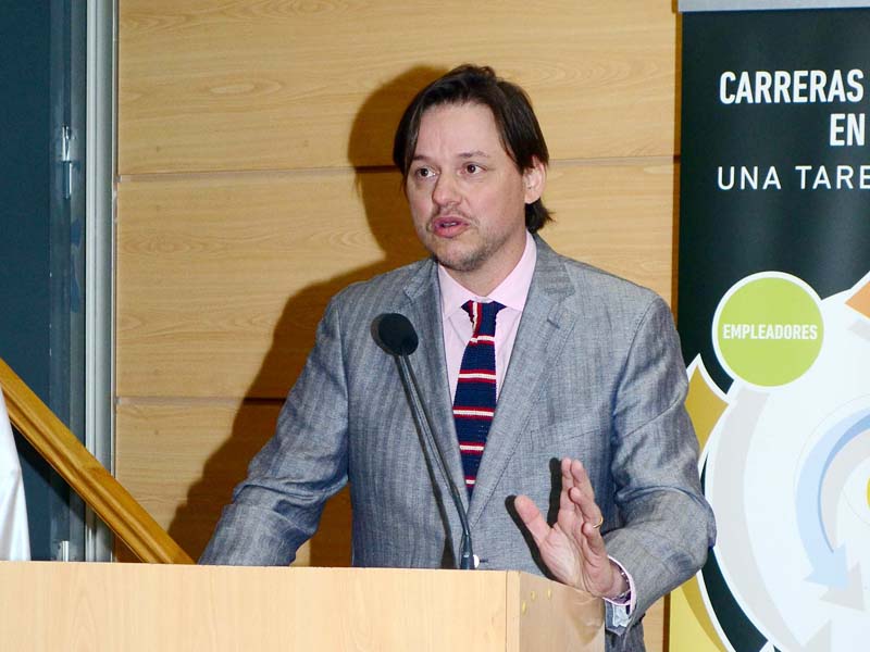 Jorge Carpinelli, director de Investigación Aplicada e Innovación de Universidad Santo Tomás