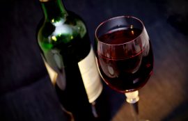 Las cualidades del vino crecen día a día, e incluso su consumo de forma moderada tiene excelentes características para nuestro organismo.