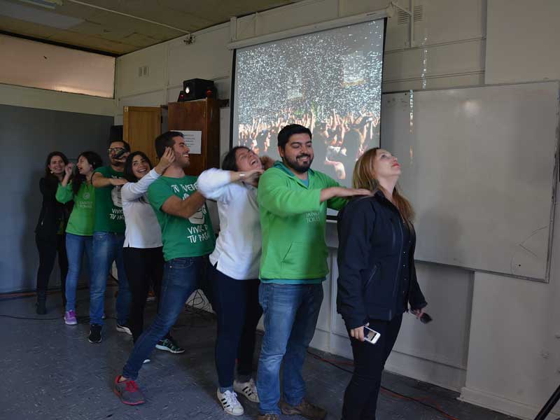 Ruiz y Marín motivan a estudiantes penquistas
