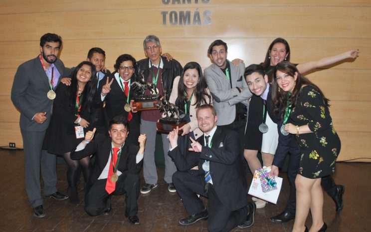 UST Santiago y Universidad Nacional de Colombia, primer lugar del 5º Torneo Internacional de Debates