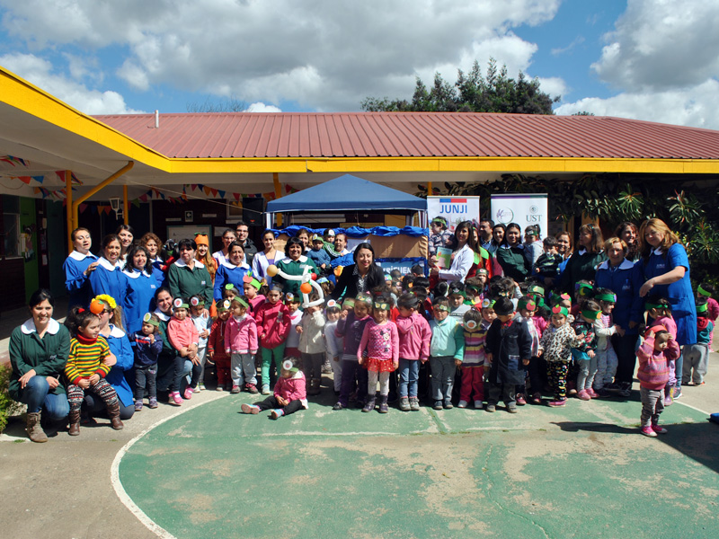 Foto oficial en el jardín infantil "Caritas Risueñas"