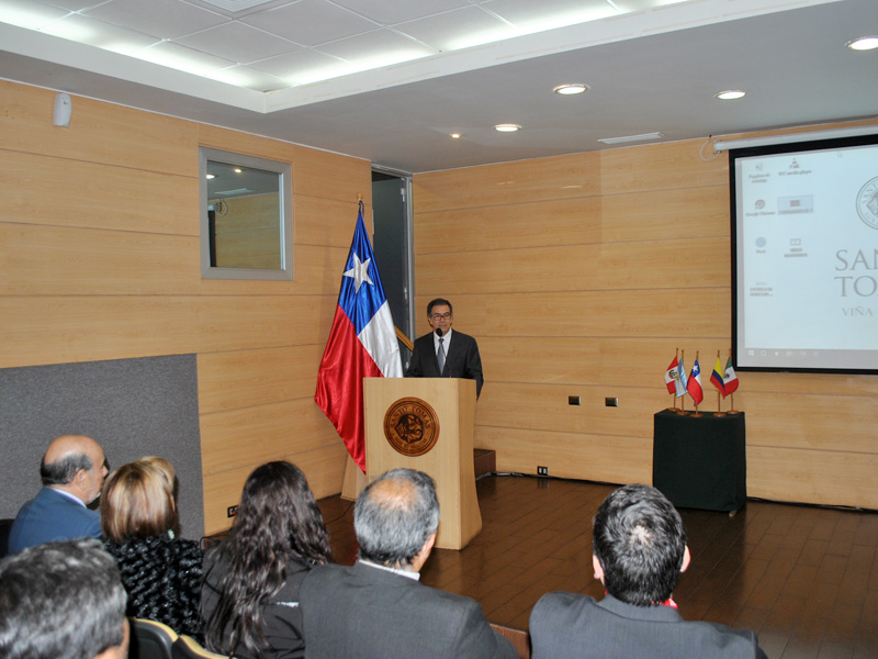Jaime Vatter,rector nacional UST, durante la inauguración del 5º Torneo Internacional de Debates Santo Tomás