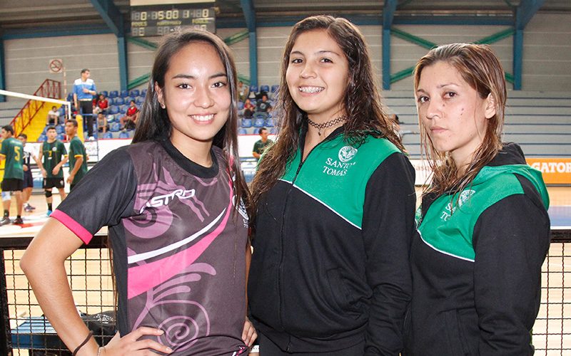 Voleibol sede Equique 2°lugar; Fernanda Valle, Rocío Villota y Eugenia Aliaga