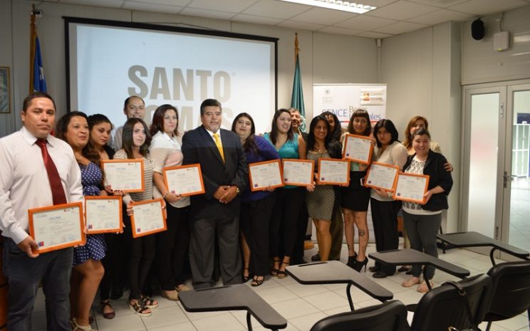Ceremonia cierre curso "Actividades Auxiliares Administrativas" en Santo Tomás Puente Alto.