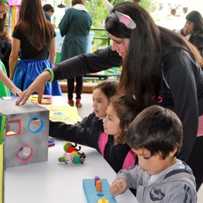 Exposición de recursos didácticos, carrera Técnico en Educación Parvularia CFT Santo Tomás Viña del Mar