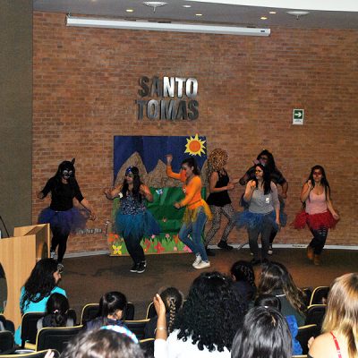 Presentación artística, carrera Técnico en Educación Parvularia CFT Santo Tomás Viña del Mar