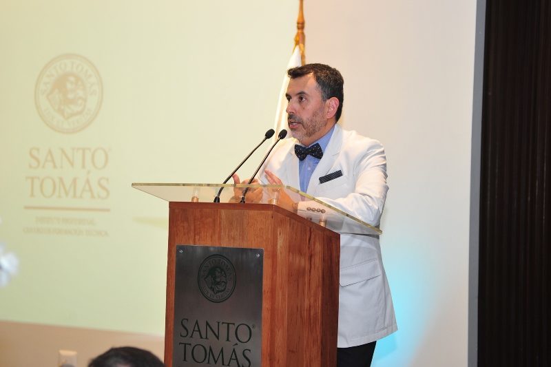 Gala docentes Santo Tomás Santiago 2016