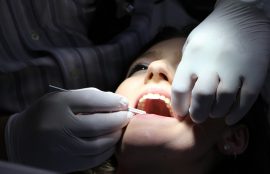 persona atendida por un dentista