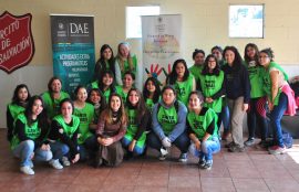 "Mechoneo solidario" de alumnos nuevos de Santo Tomás Viña del Mar, en el Ejército de Salvación de Valparaíso