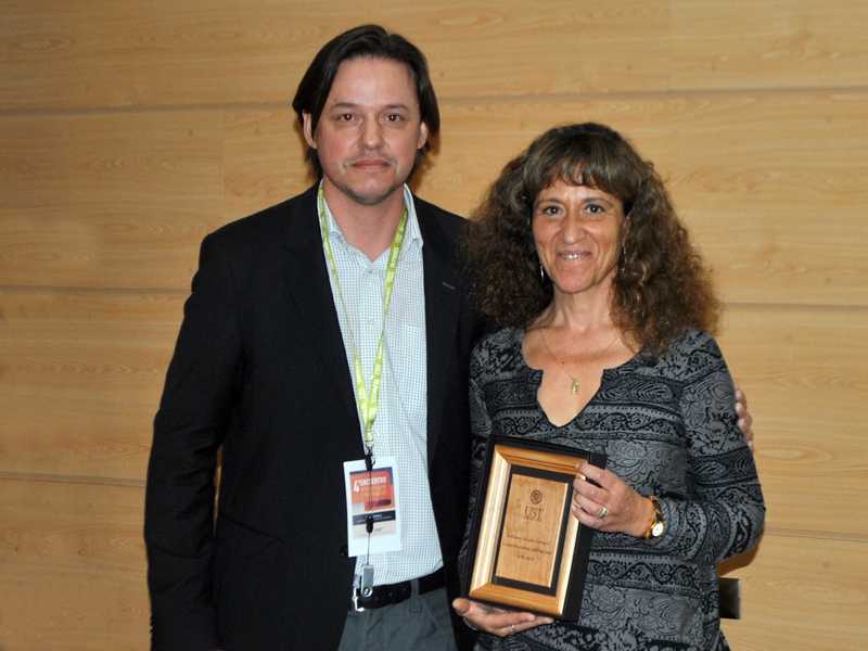 Marcela Gómez, premio investigador destacado 4º Encuentro de Investigación e Innovación UST
