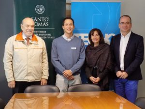 Firma convenio Techo-Chile y Santo Tomás Viña del Mar