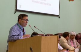 José Ruiz exponiendo en Congreso Rusia