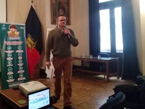 Gonzalo Chávez exponiendo sobre Tenencia Responsable de Mascotas.