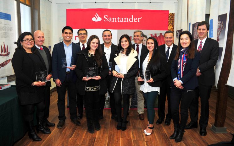 Foto de los cinco estudiantes y una docente de la UST estudiarán en España tras obtener la Beca Santander