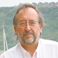 Dr. Alejandro Buschmann