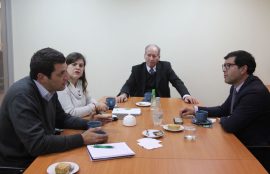 Alcalde de Monte Patria, Director Nacional de Gobierno Estudiantil y Acción Social, Rector de Sede y Directora de la DAE durante la reunión.