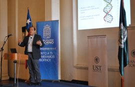 La charla inaugural “Chile secuencia a Chile”, estuvo a cargo del investigador Miguel Allende, Doctor en Biología Molecular de la Universidad de Pennsylvania y profesor titular del Departamento de Biología de la Universidad de Chile.