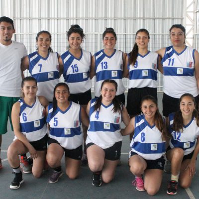 Equipo de UST básquetbol damas.