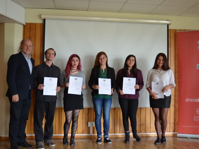 Estudiantes Diseño Gráfico IP Santo Tomás Puerto Montt certificados en Diseño Corporativo