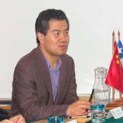 Ex embajadores chinos dictan conferencia en IC UST Viña del Mar