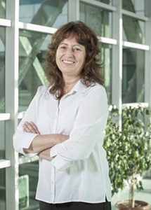 Dra. Carmen Espoz, directora del Centro UST Bahía Lomas