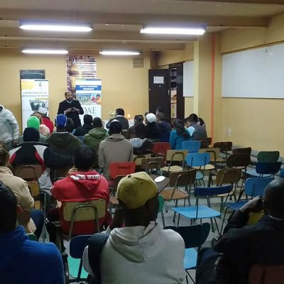 Mechoneo Solidario en Casa de Acogida al Migrante