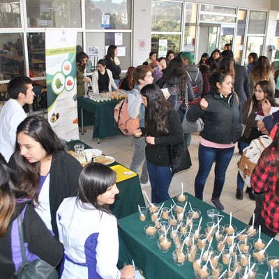 Feria "Súper Alimentos" Escuela de Nutrición y Dietética UST Viña del Mar