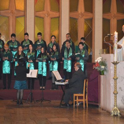 El Coro de Santo Tomás Temuco acompañó durante la Ceremonia de Investidura