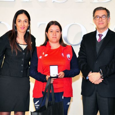 autoridades UST y medallistas de cochabamba