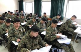 Soldados conscriptos rinden ensayo PSU en Santo Tomás
