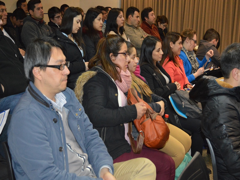 Charla Educación Financiera de Sernac Araucanía para carreras Administración Santo Tomás Temuco