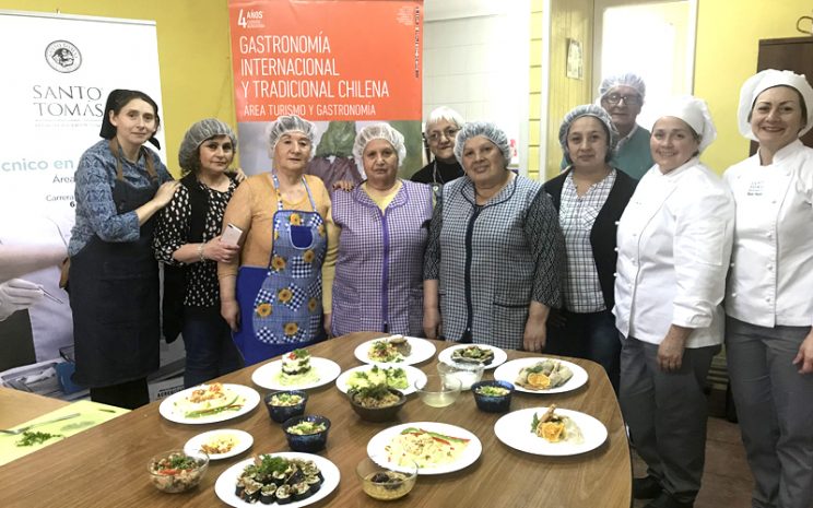 “Cocinando me cuido” se denominada la iniciativa organizada por las carreras de Gastronomía Internacional y Tradicional Chilena y Técnico en Enfermería del CFT Santo Tomás Osorno.
