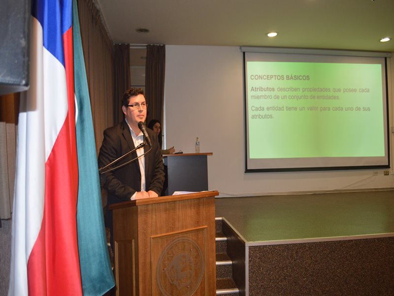 Charla Bases de Datos para Técnico en Registros e Información Biomédica sede Temuco