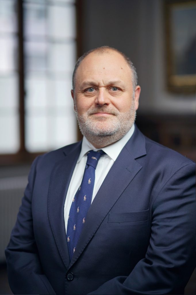 rector Santo Tomás Concepción y Los Ángeles