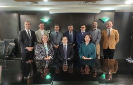 Representantes del IP CFT Santo Tomás y Asociación de Cooperativas de Chile se reunieron para formalizar convenio