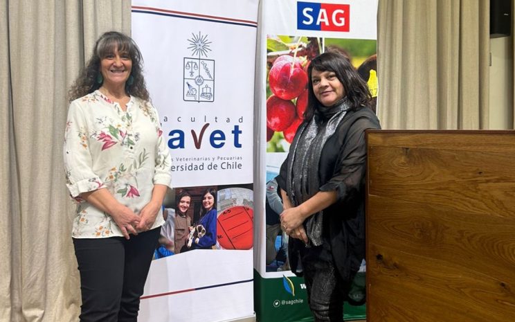 Marcela Gómez Ceruti, Directora de Ovisnova junto a Beatriz Zapata, Presidenta Nacional del Colegio Médico Veterinario